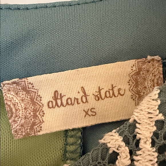 XS Altar’d State Sleeveless Lace Dress - Picture 5 of 9